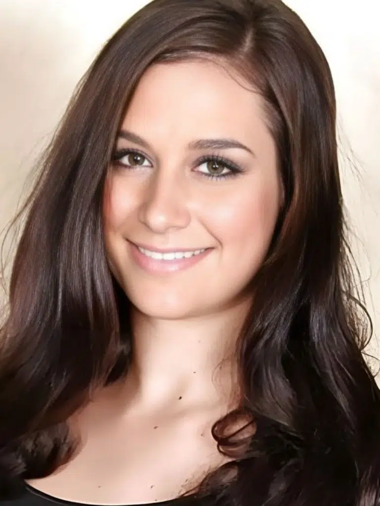 Jackie Ashe Biography: Wiki, Age, Career, Height, Weight, Boyfriend, Net Worth & More